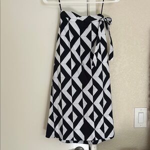 Nature Geometric Black and White Wrap Skirt size 0